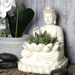 BELLA HAUS DESIGN close-up of polyresin texture highlighting handcrafted detail and durability