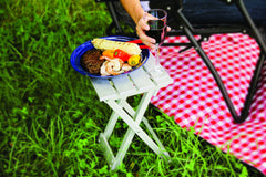 Camco close-up of aluminum tabletop showing durable rust-resistant finish