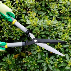 Colwelt soft-grip ergonomic handle detail reducing wrist strain during trimming