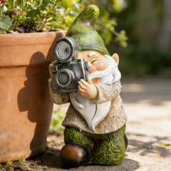 EPTUEGA gnome front view showing cheerful design and garden charm