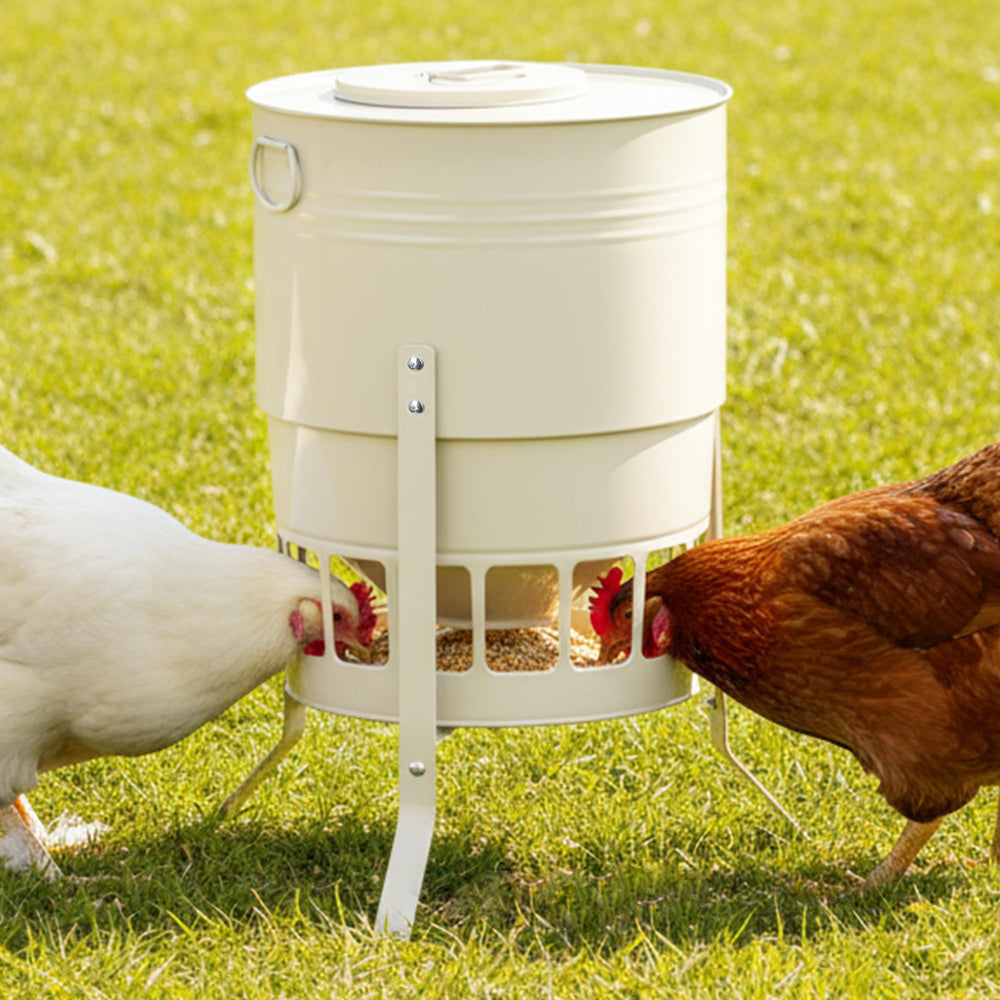 KOL feeder front view showing 16 ports and rust-proof finish for efficient feeding