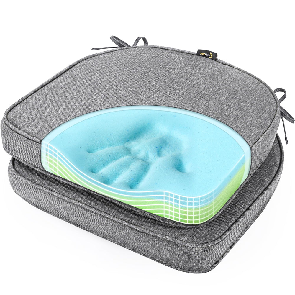 SUNROX front view of cushion showing neat piping and tidy appearance for comfort