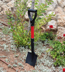 TABOR TOOLS fiberglass shaft and D-grip detail showing secure non-splitting handle benefit