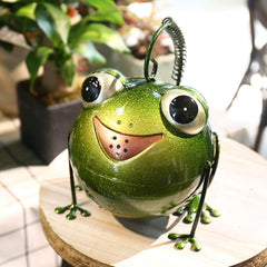 Tooarts frog watering can handle tail close-up showing ergonomic grip to reduce fatigue