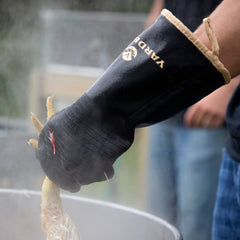 Yardbird extra long cuff detail protecting forearm from splashes