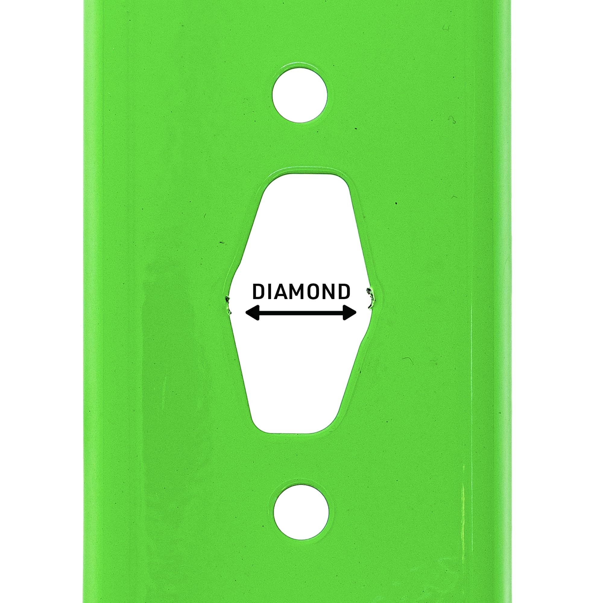 8TEN diamond center hole detail demonstrating S-pattern spindle compatibility benefit