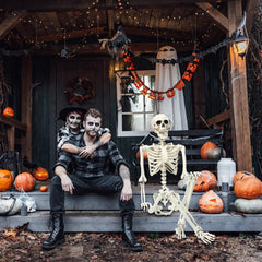 Abakuku skeleton hanging on porch demonstrating quick install and scare effect