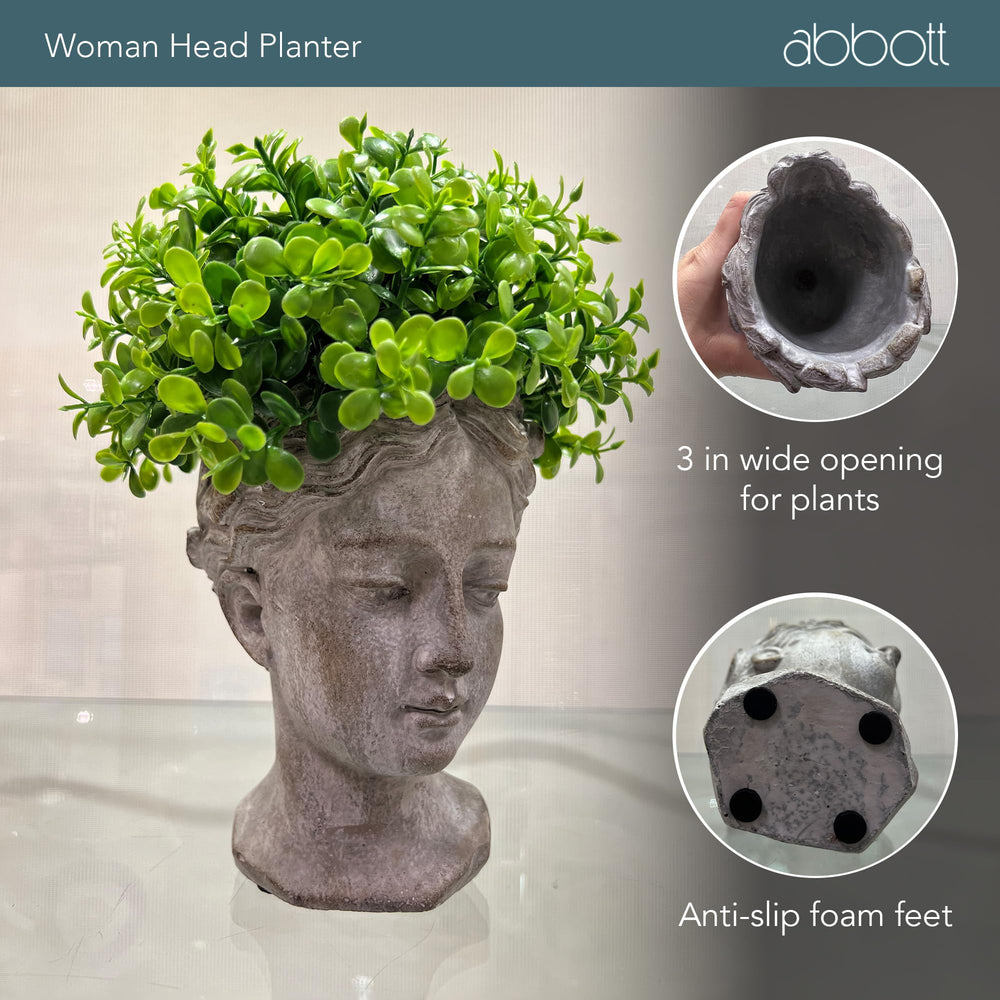 Abbott Collection Home styled in entryway offering decorative focal point