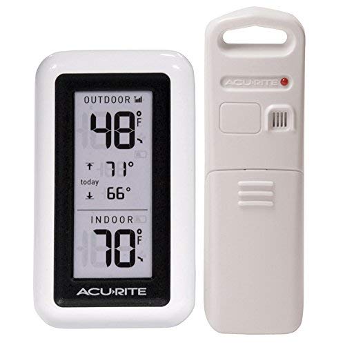 AcuRite front display showing indoor and outdoor temps and alarm benefits