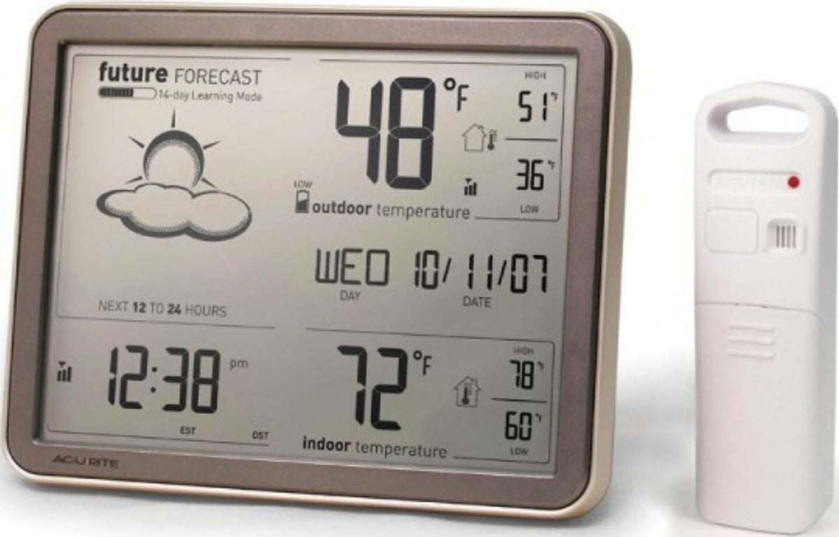 AcuRite large display front view showing clear temperature and atomic time benefit quick readings