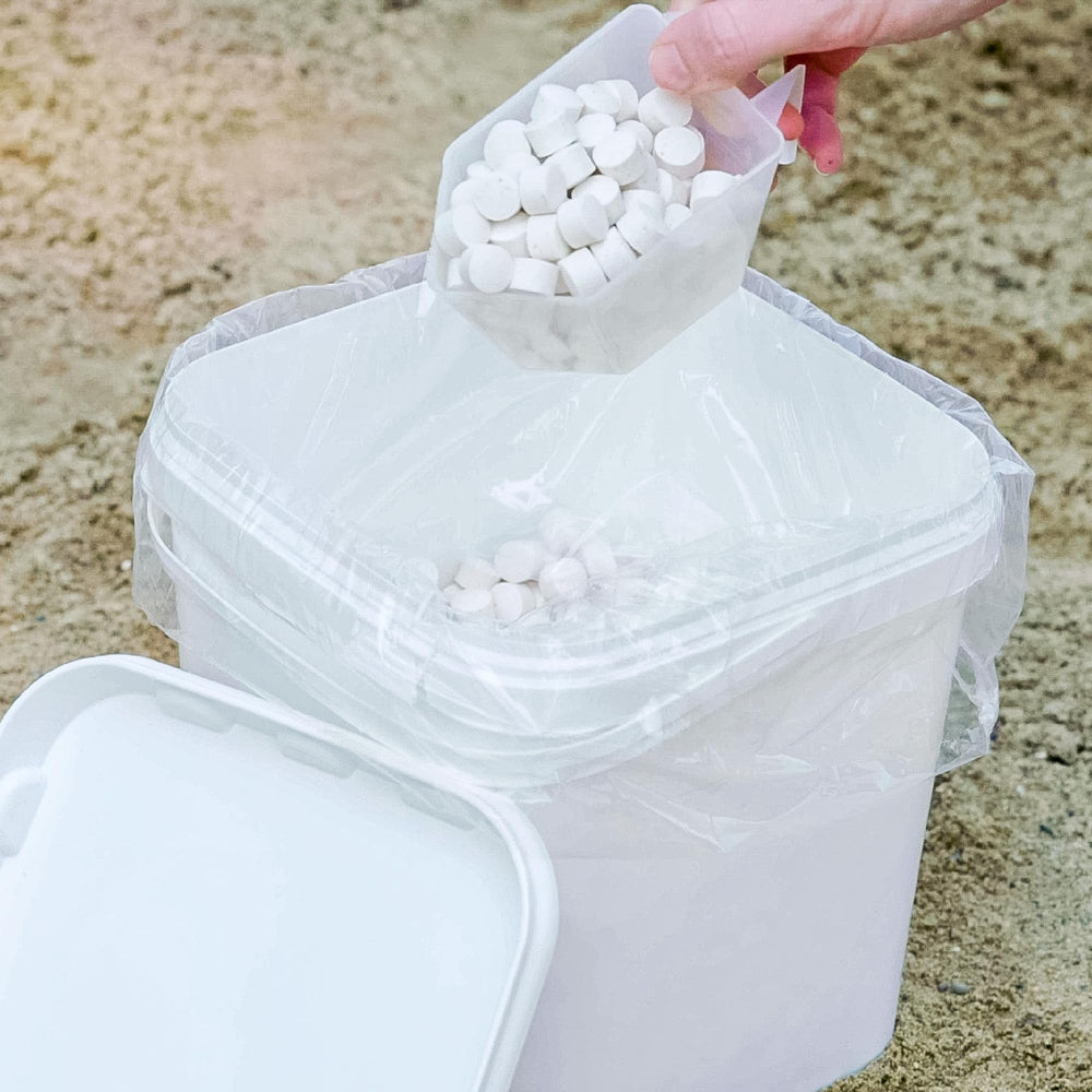 Airmax scooping tablets from container with included scoop for accurate dosing