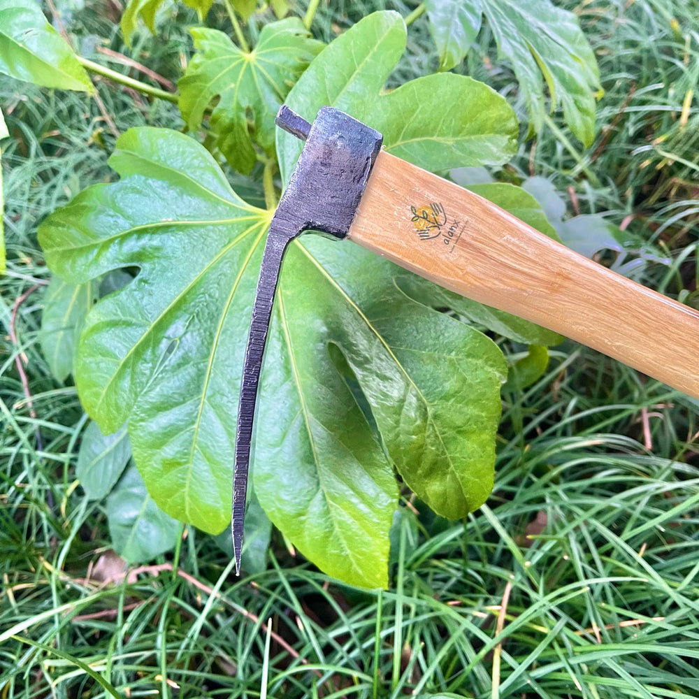 alanx scale comparison with ruler showing 14 inch blade size