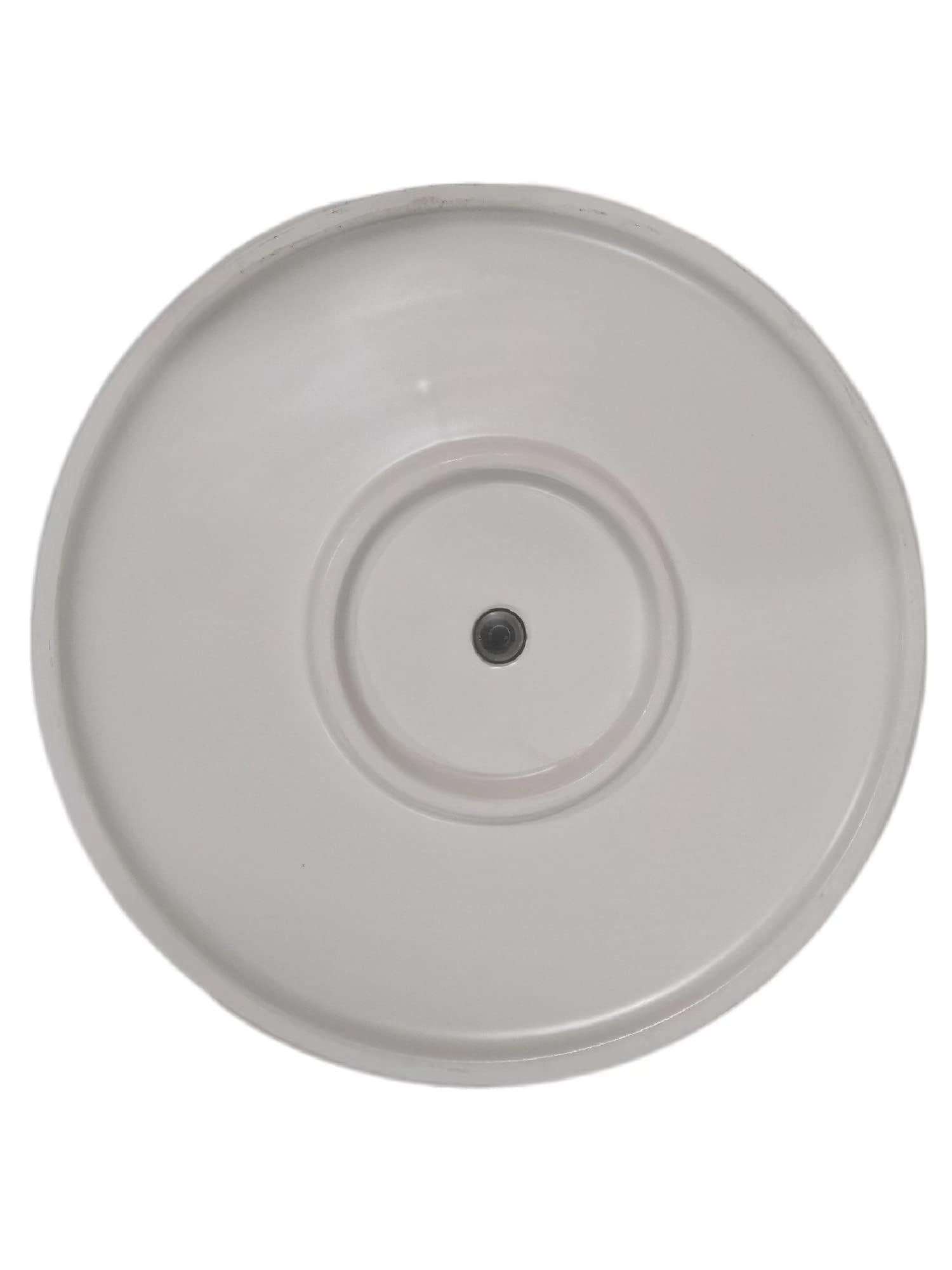 Amazon Basics drainage hole and rubber plug detail showing water control and mess prevention