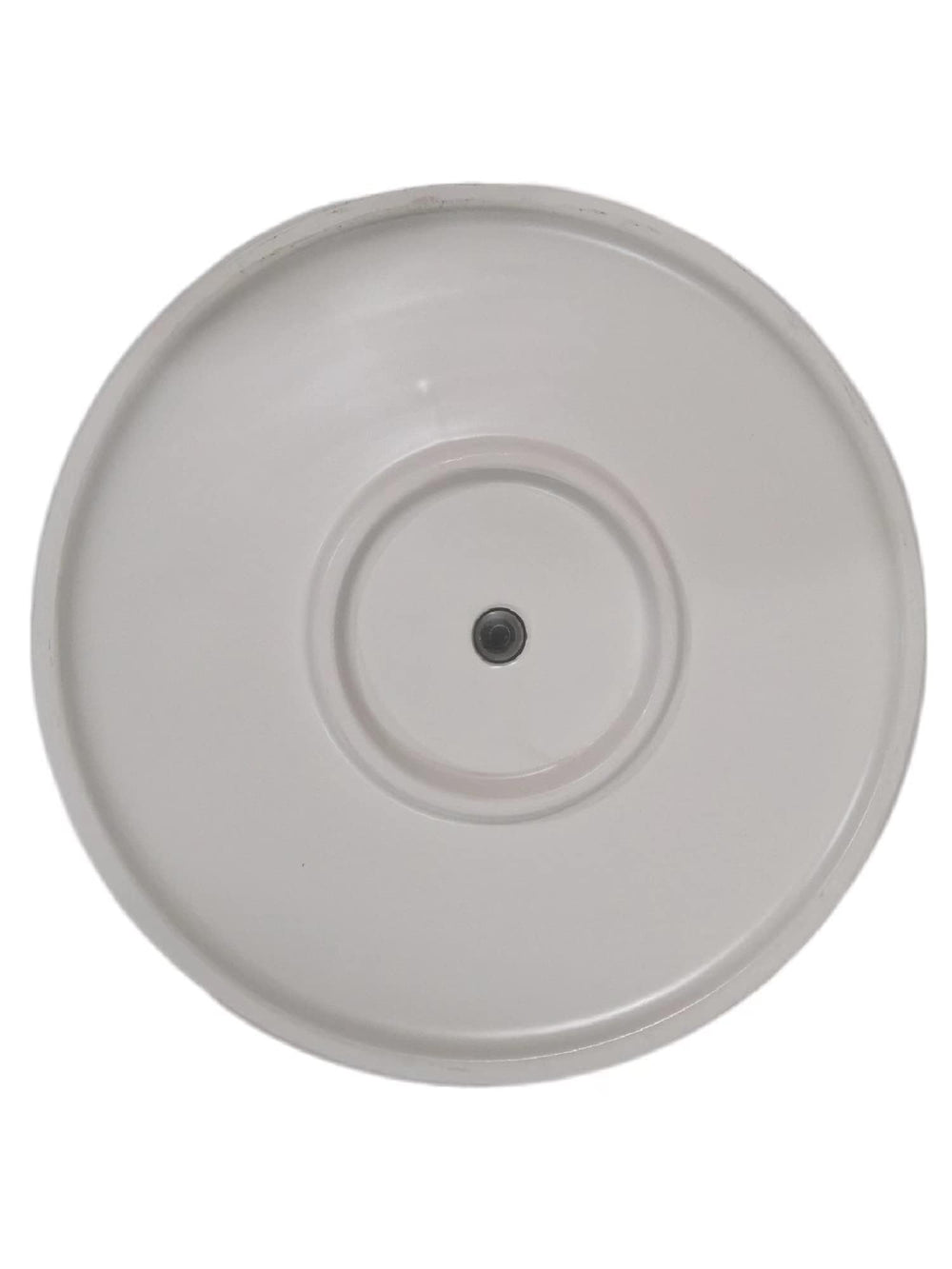 Amazon Basics drainage hole and rubber plug detail showing water control and mess prevention