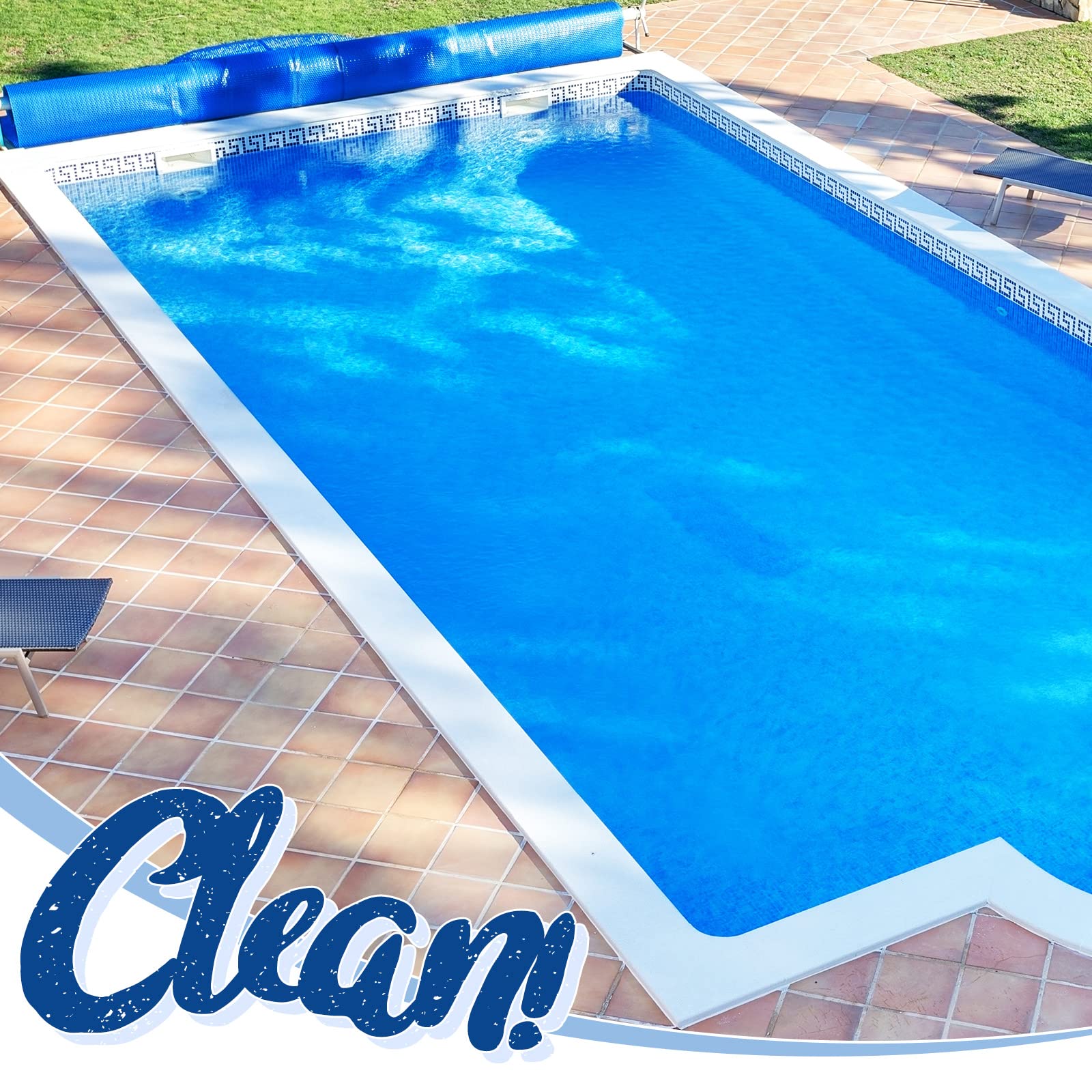 Amylove solar blanket on backyard spa illustrating reduced evaporation and debris