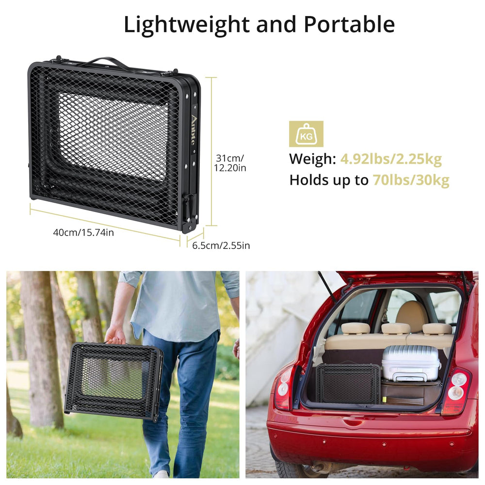Anbte mesa junto a mochila para mostrar tamaño y portabilidad