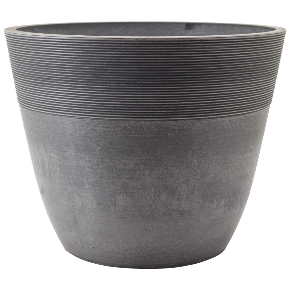 Arcadia Garden Products close-up of etched texture highlighting durable recycled finish