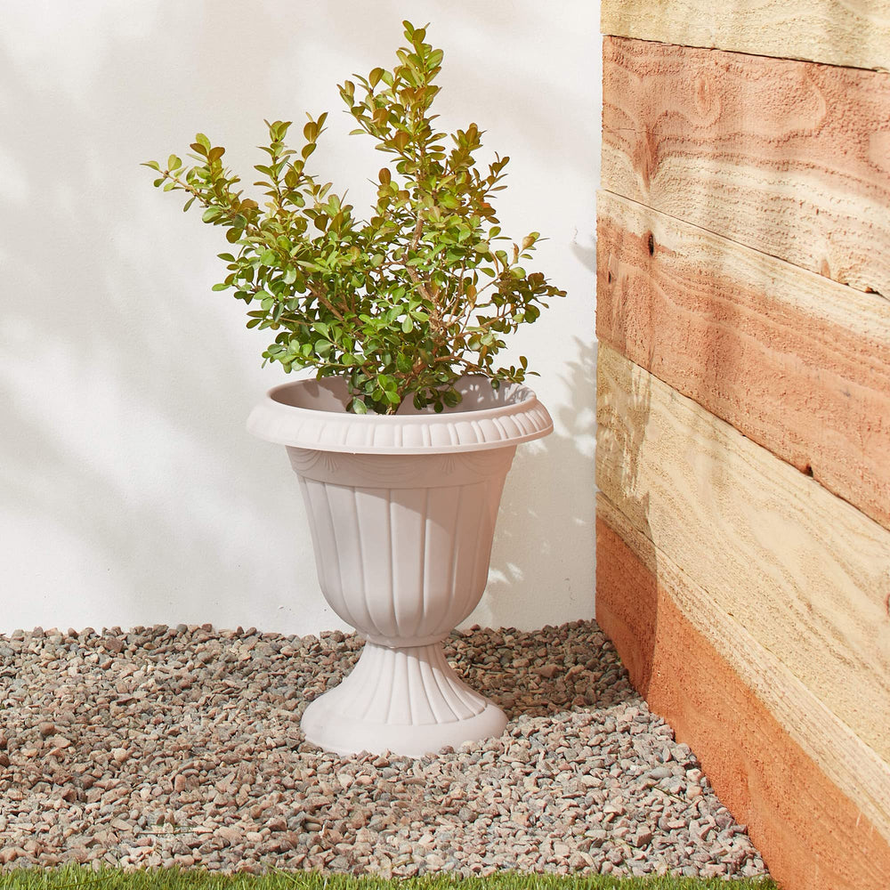 Arcadia Garden PL00TP textured surface showing UV-resistant plastic for outdoor durability