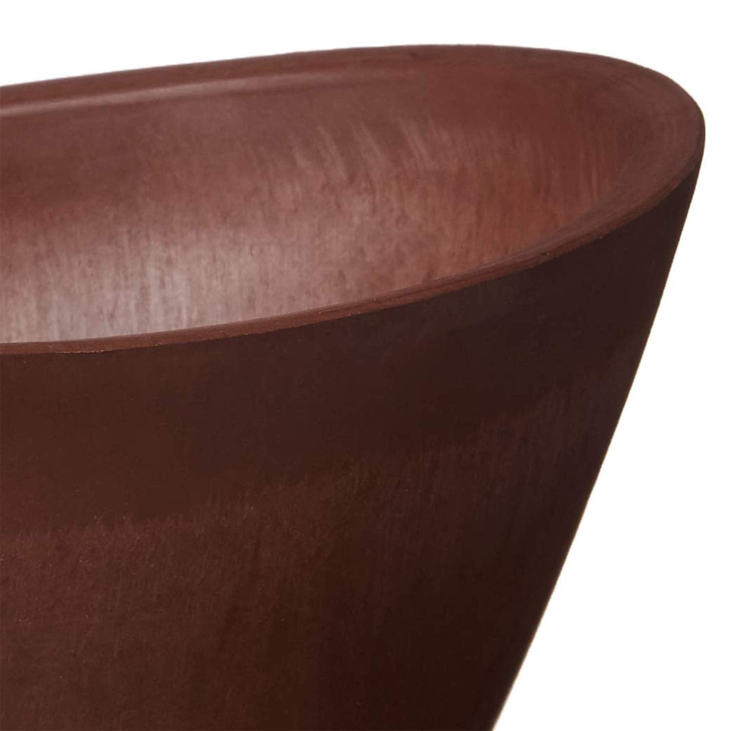 Arcadia Garden Swoop bottom showing drillable base and easy drainage option