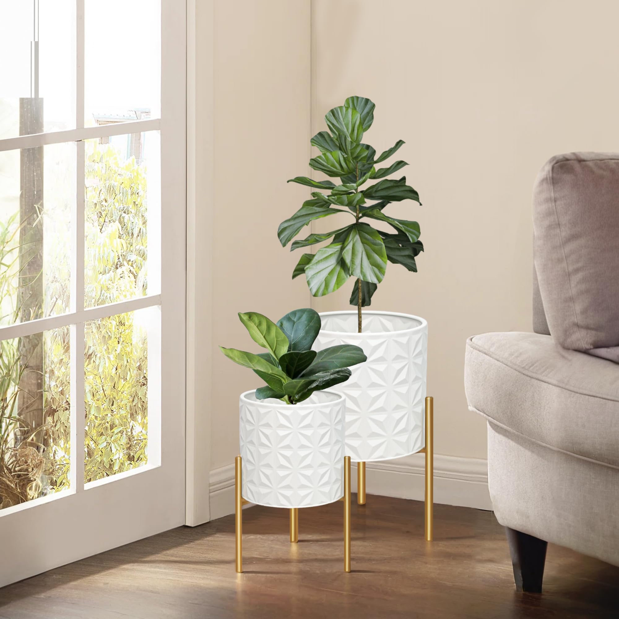 ARNIS planters beside hand and ruler to show accurate size