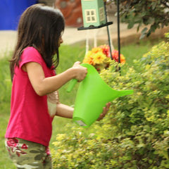 Ashman close-up of beaker-style spout for even, splash-free watering control