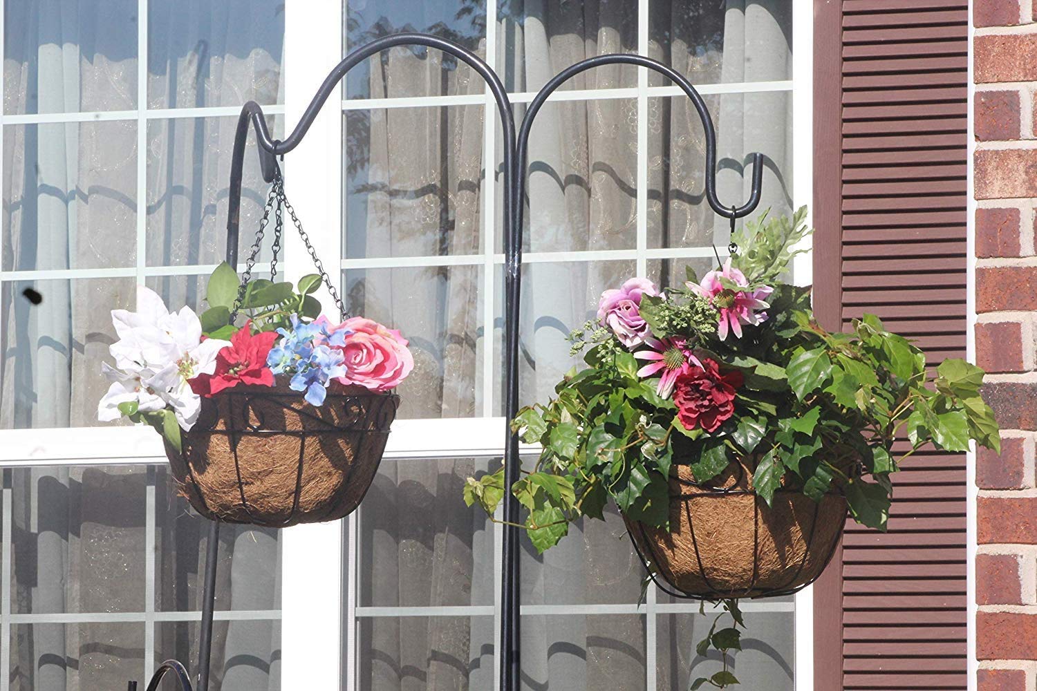 Ashman basket beside a standard pot showing scale and space-saving benefit