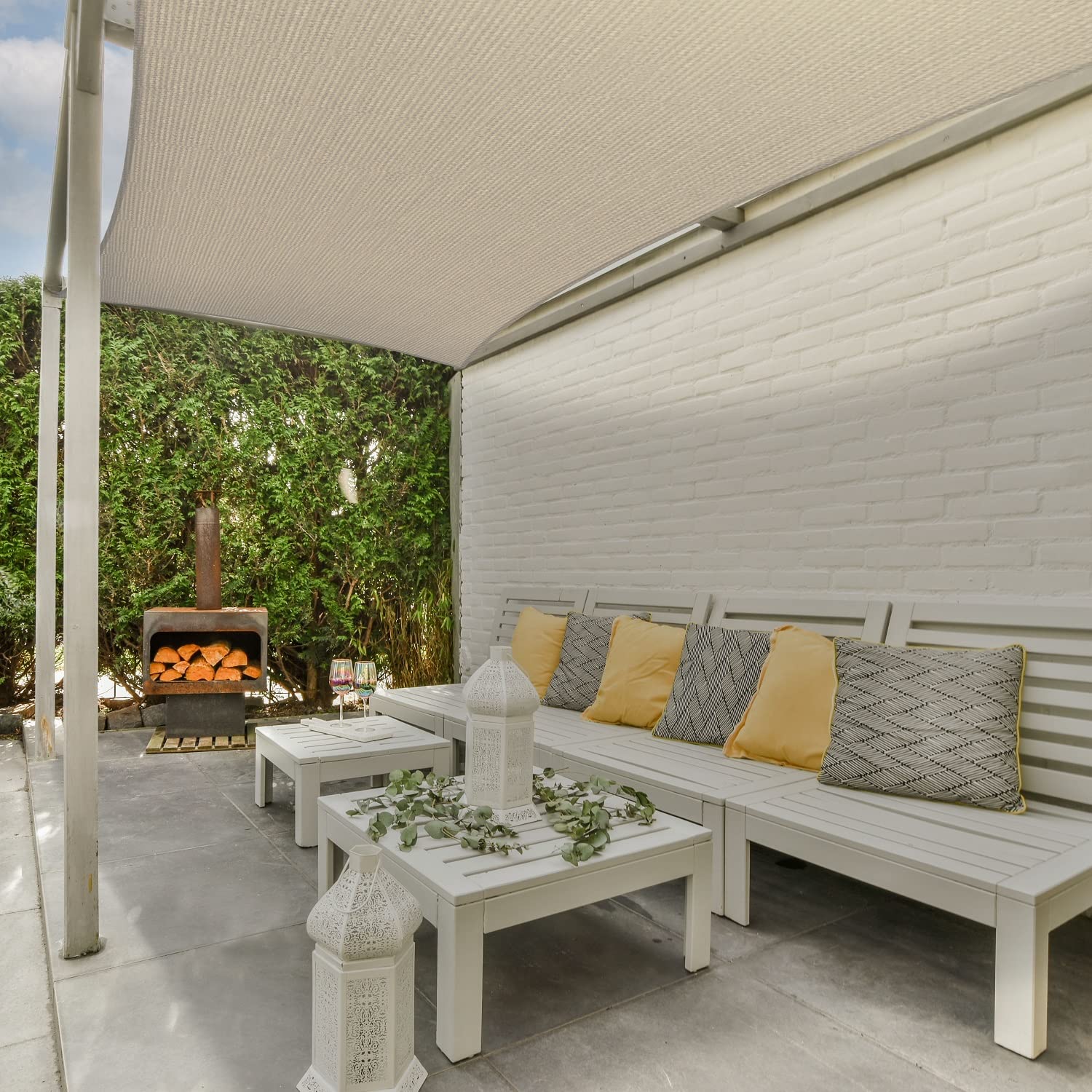 AsterOutdoor included ropes and hardware displayed for quick and secure installation