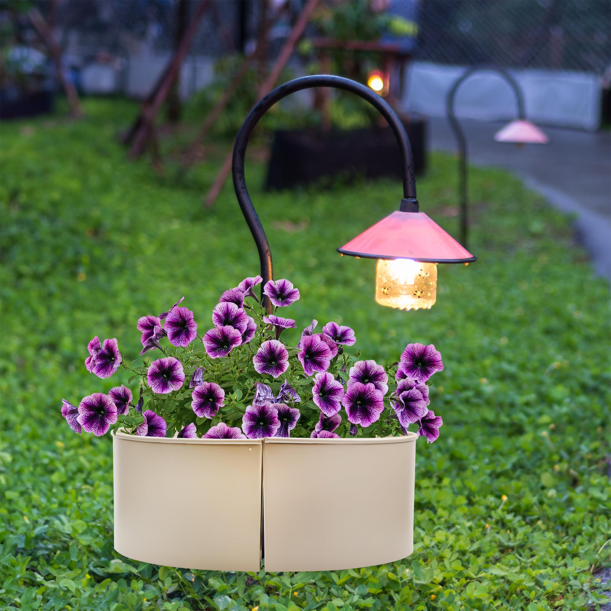AuldHome Design small feet and base protecting table surfaces and allowing airflow