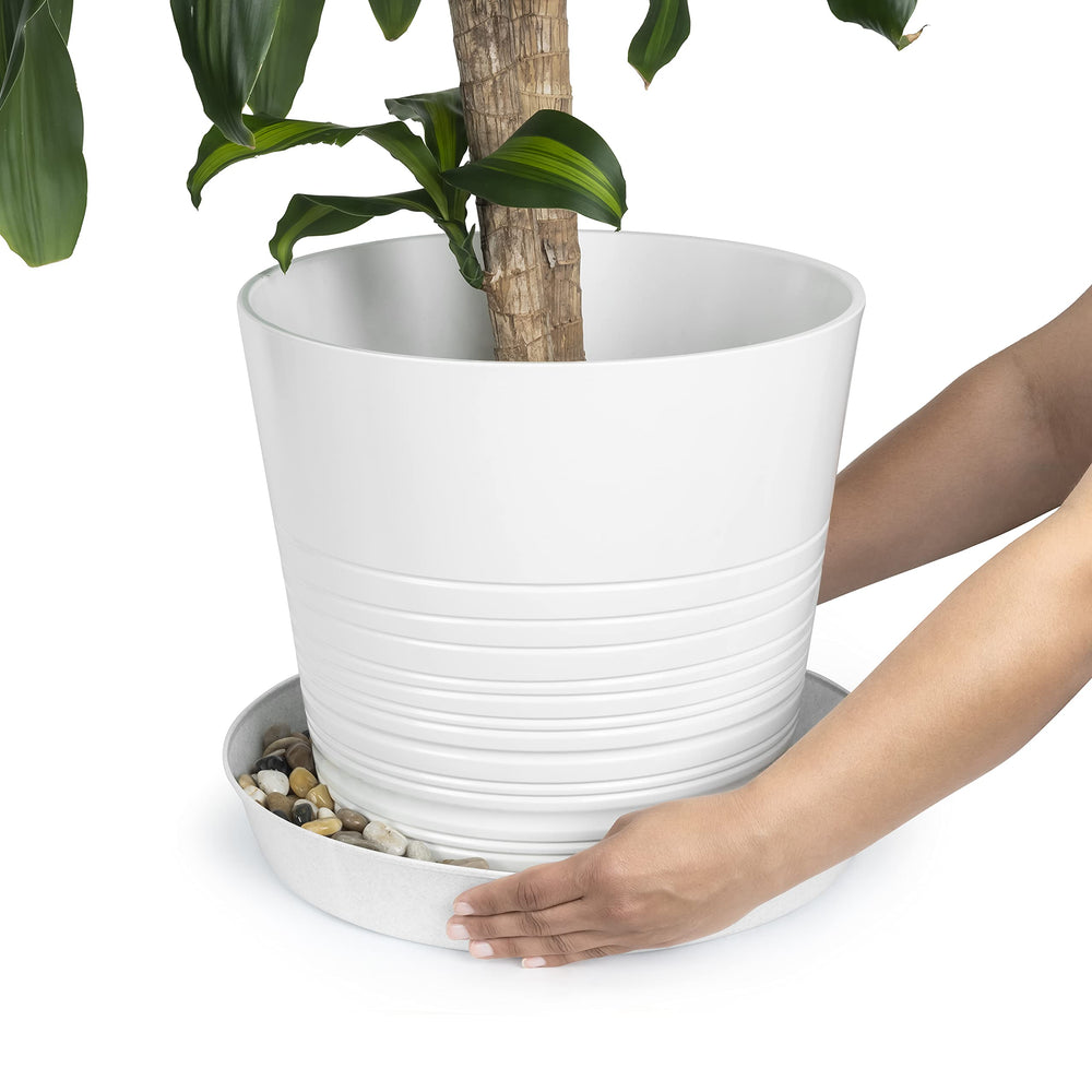 Austin Planter with large pot demonstrating stable plant placement