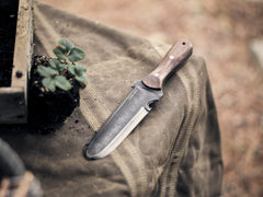 Barebones Hori Hori walnut handle detail highlighting ergonomic grip and comfort