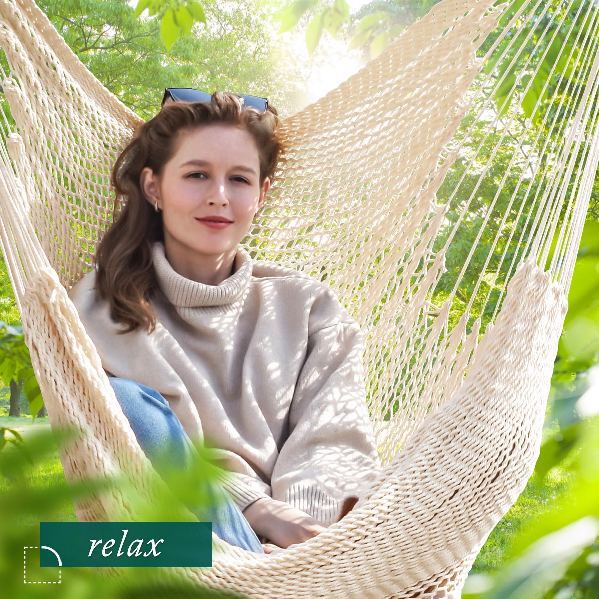 Bathonly spreader bar closeup with anti-slip grooves highlighting solid hardwood strength