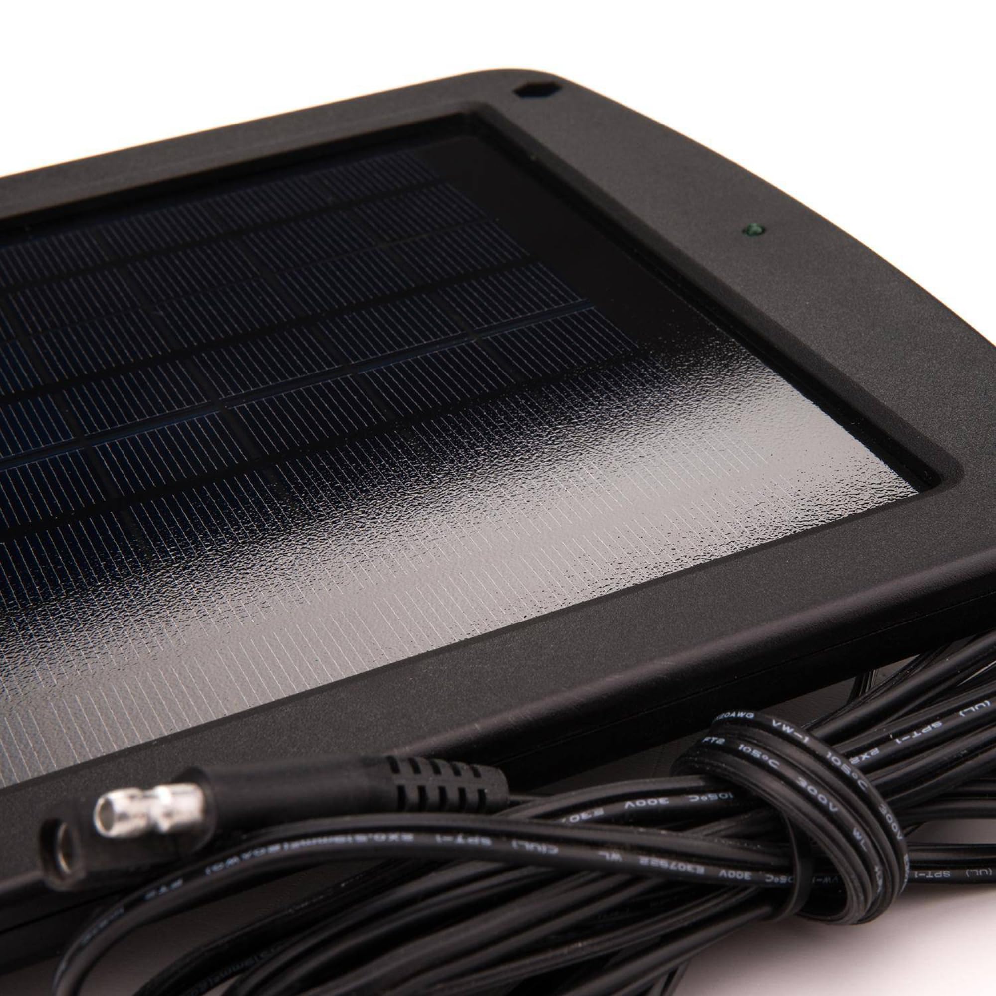 Battery Tender alligator clip and ring terminal cables displayed benefit: flexible connections