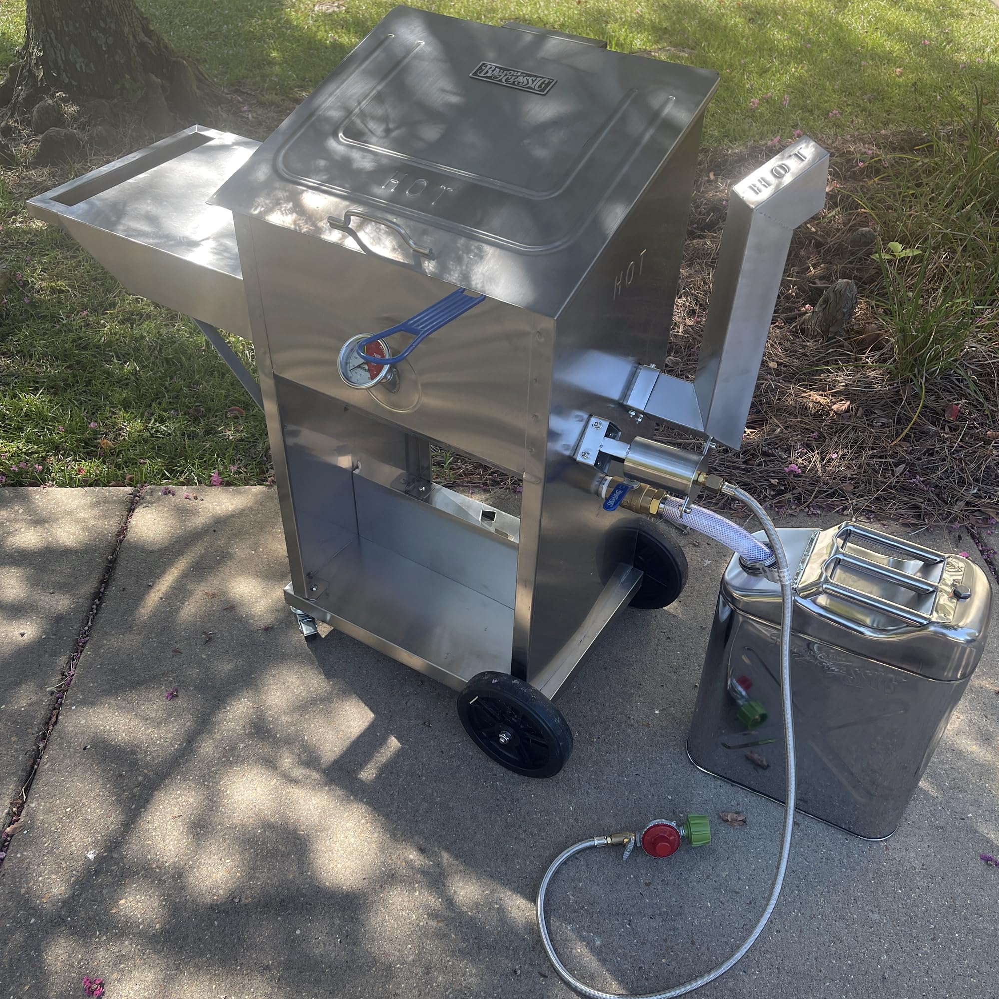 Bayou Classic packaging with hose and gasket included for ready use