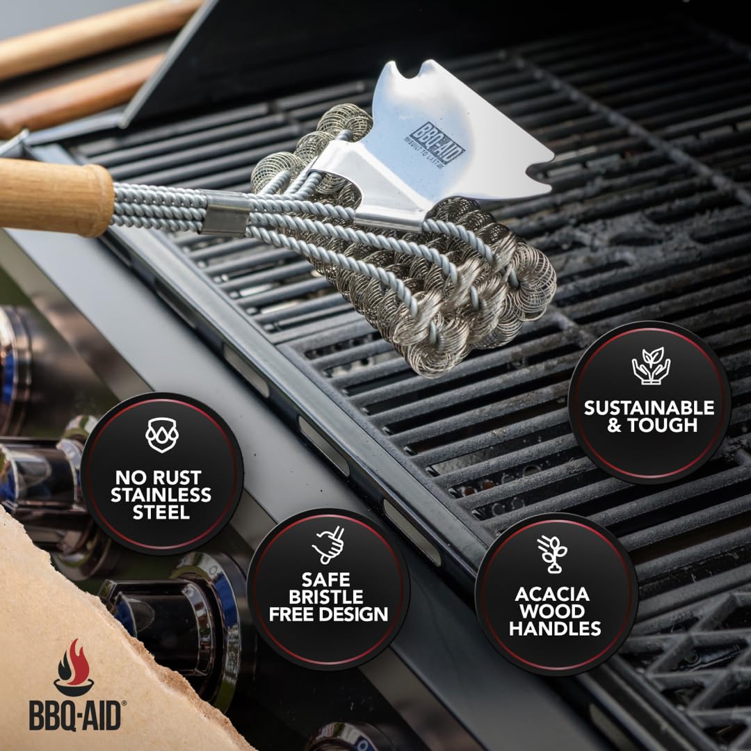 BBQ-Aid wooden handle close-up, ergonomic grip for comfortable control