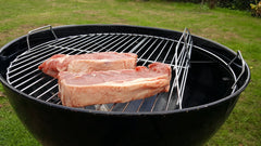 BBQ Dragon center hub close-up showing smooth rotation and easy flare-up control benefit