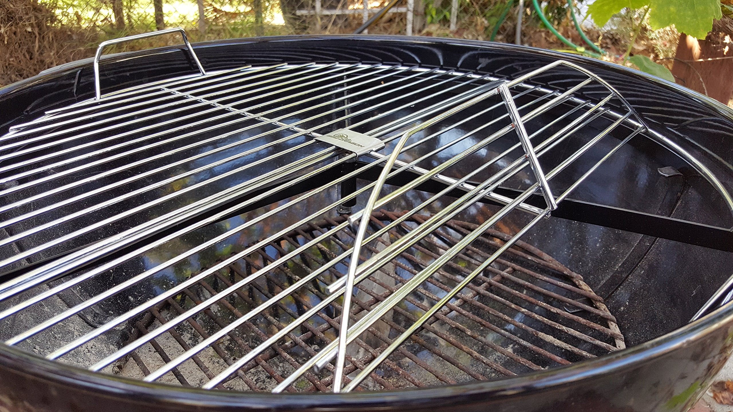 BBQ Dragon heavy-duty steel crossbar texture displaying durability and heat resistance benefit
