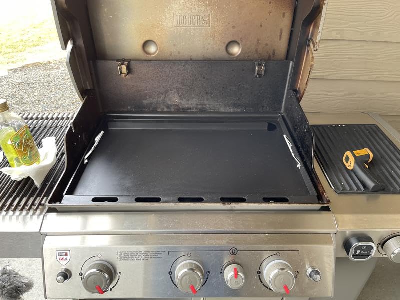 BBQ Future griddle with handles and mitts showing ready-to-install convenience