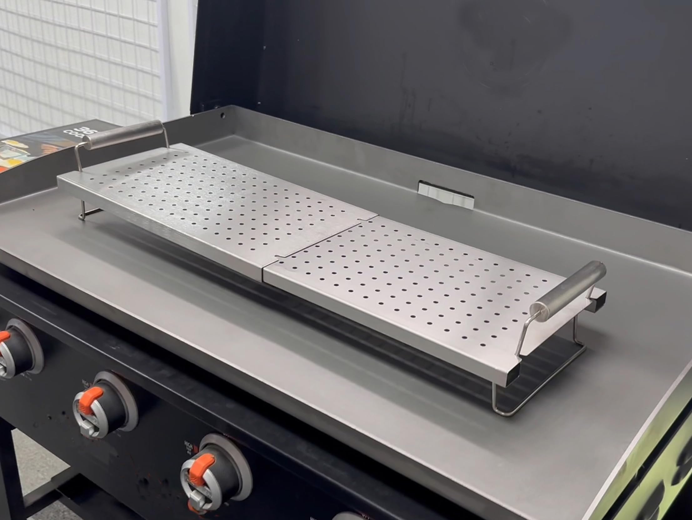 BBQ Future label and stainless marking highlighting 304 stainless durability benefit