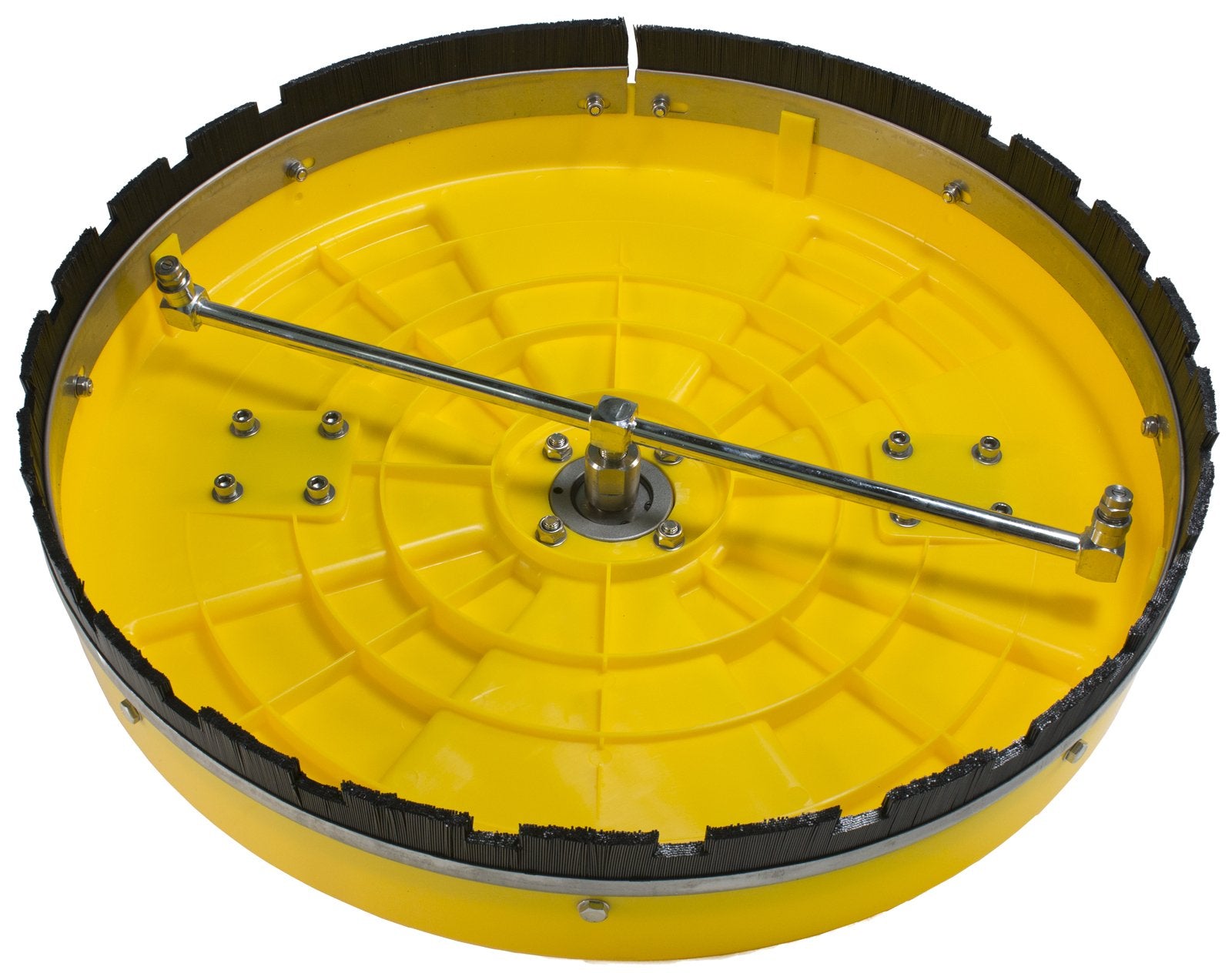 BE Power Equipment detail of heavy-duty polypropylene shroud reducing overspray and splashback