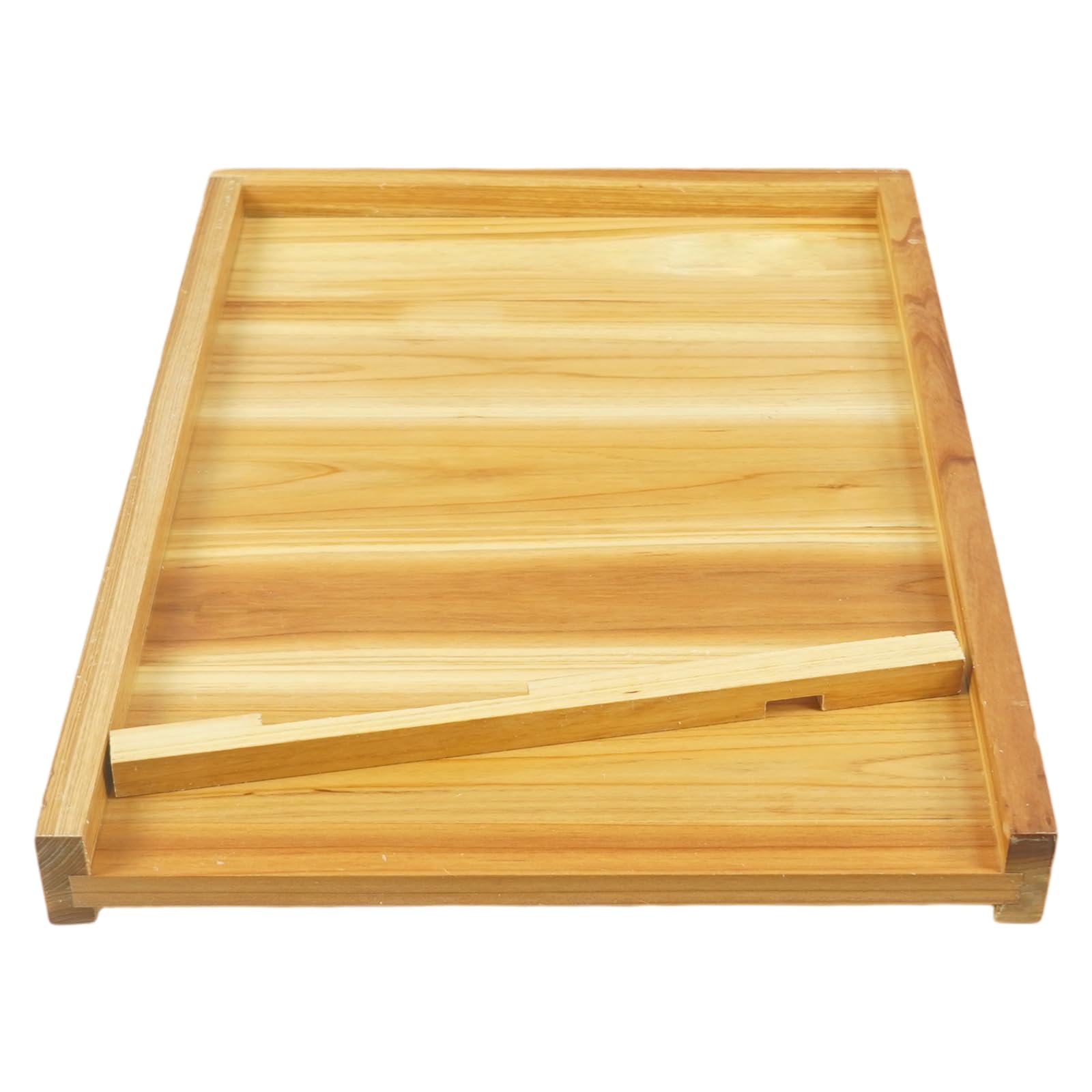 BeeQuestify front view of bottom board showing solid pine base and stability benefit