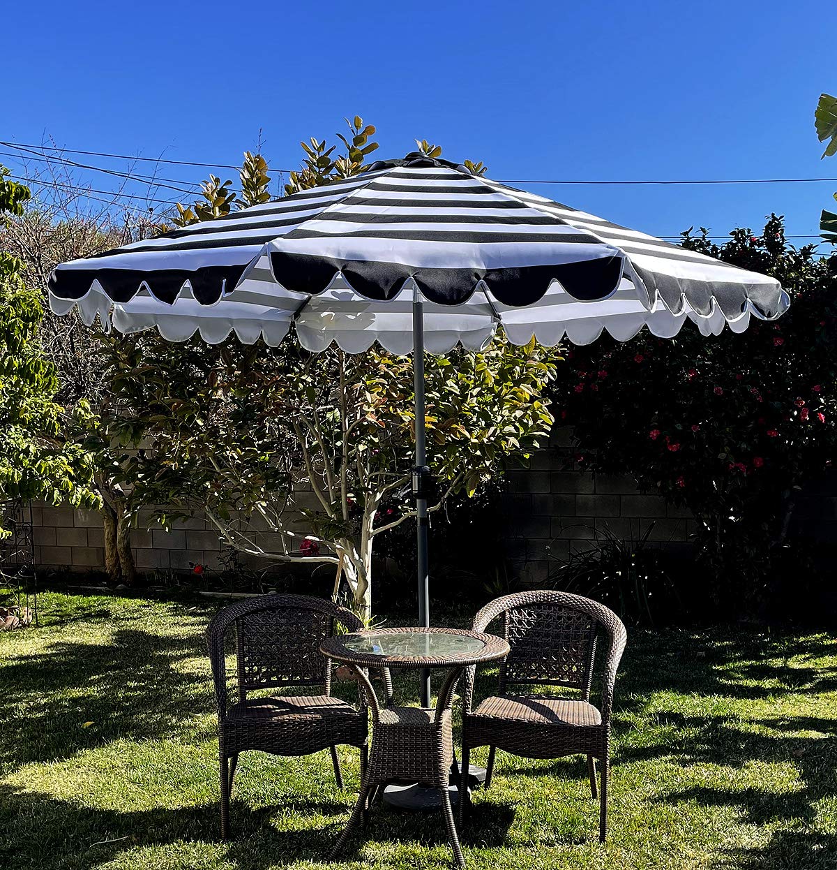 BELLRINO vented top detail improving airflow and umbrella stability outdoors