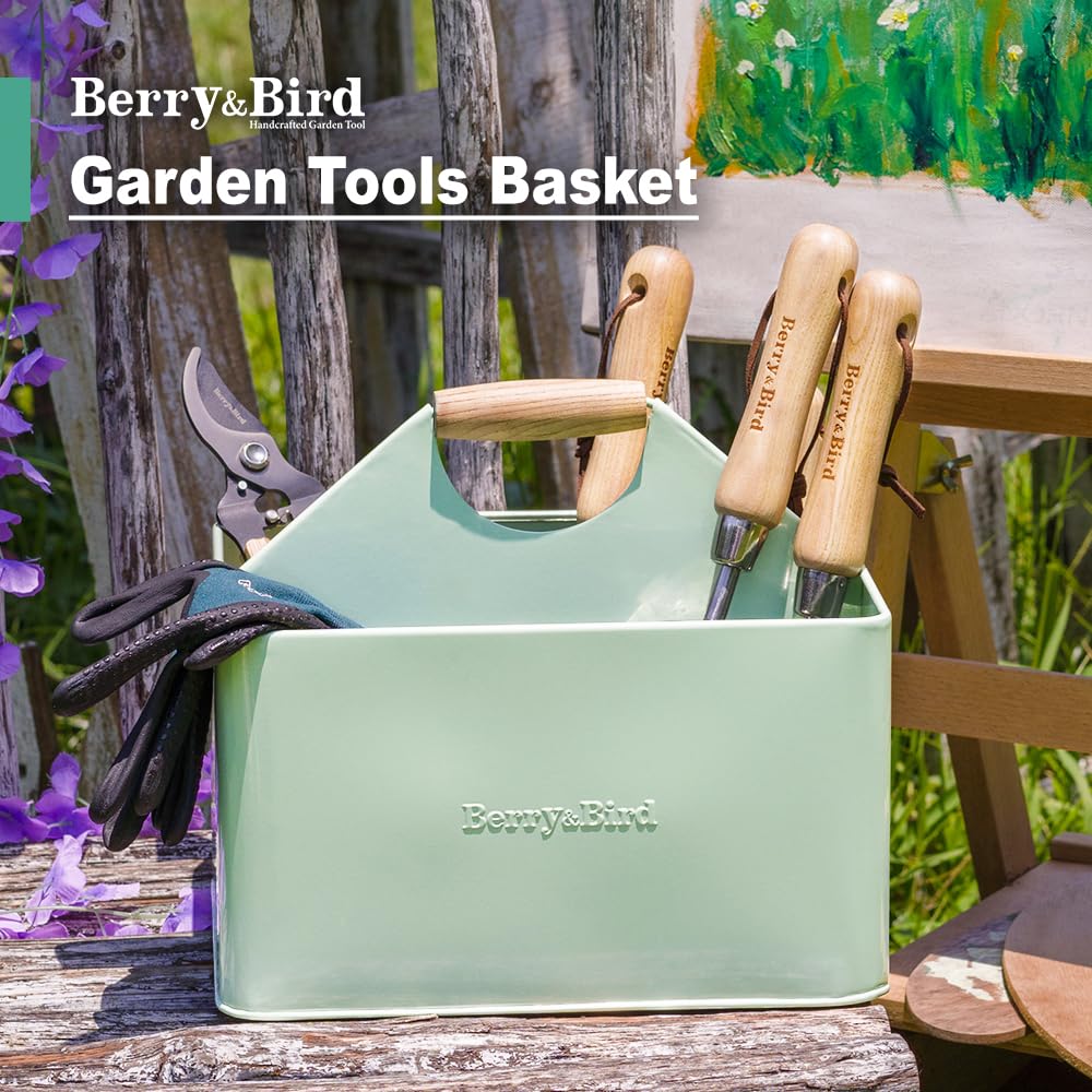 Berry&Bird wooden handle close-up for comfortable carrying and balanced grip
