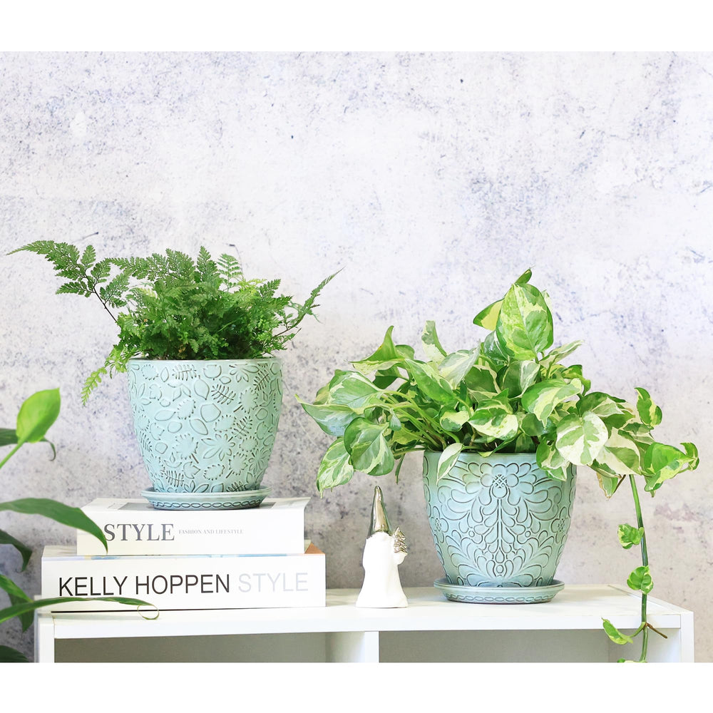 Bestseler planter scale with hand showing size and portability benefit: easy to move