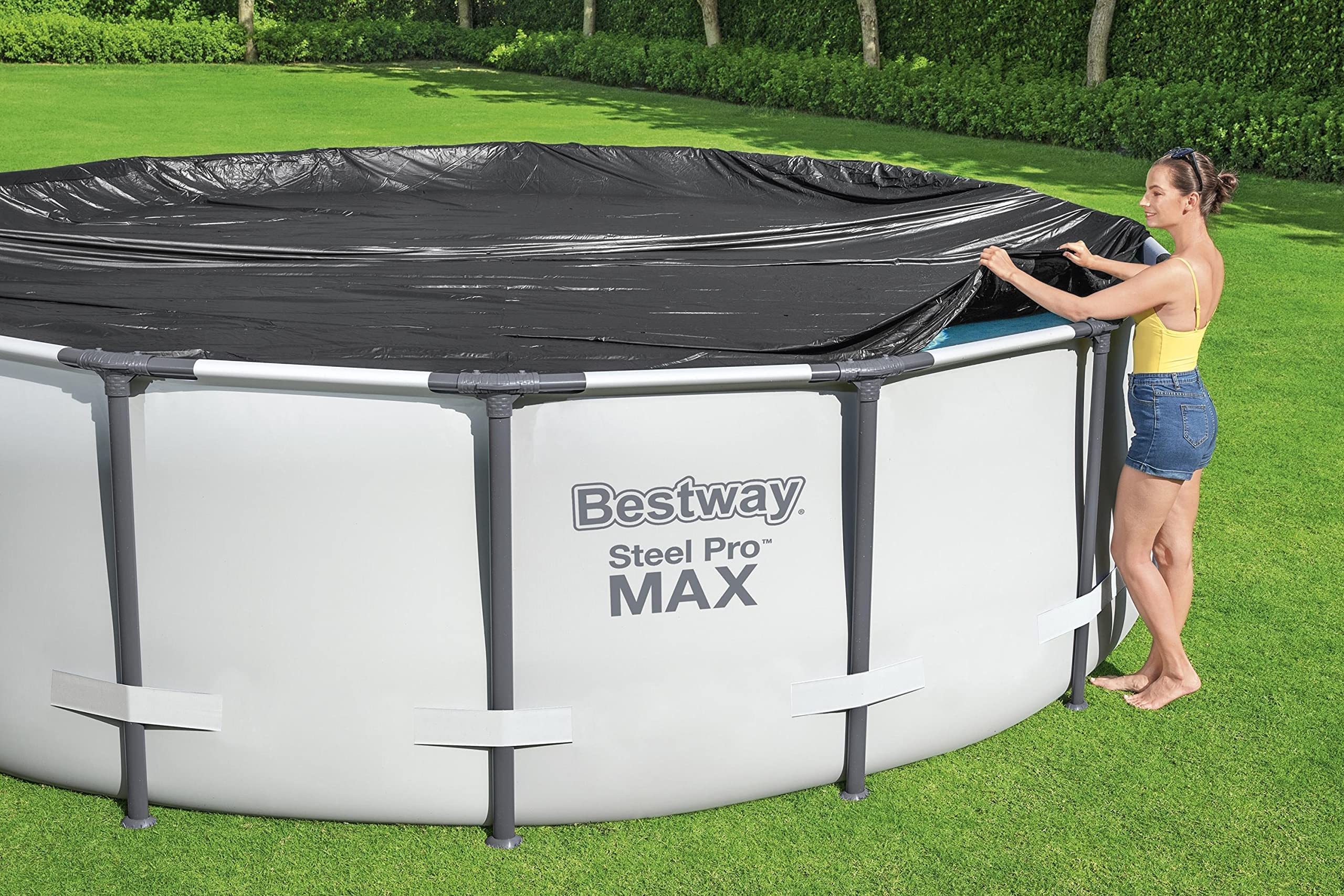 Bestway cover installed on pool top preventing debris entry