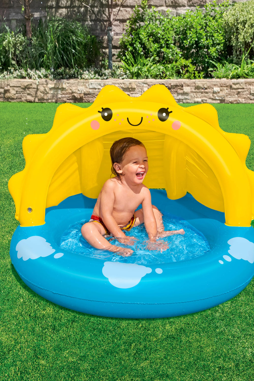 Bestway pool placed on patio demonstrating small-space outdoor use