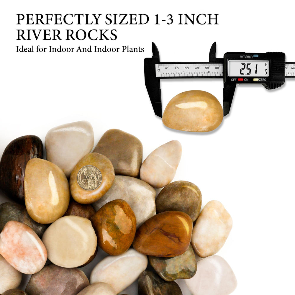 BIOMAND smooth polished surface close-up displaying rounded pebbles that protect roots and improve drainage