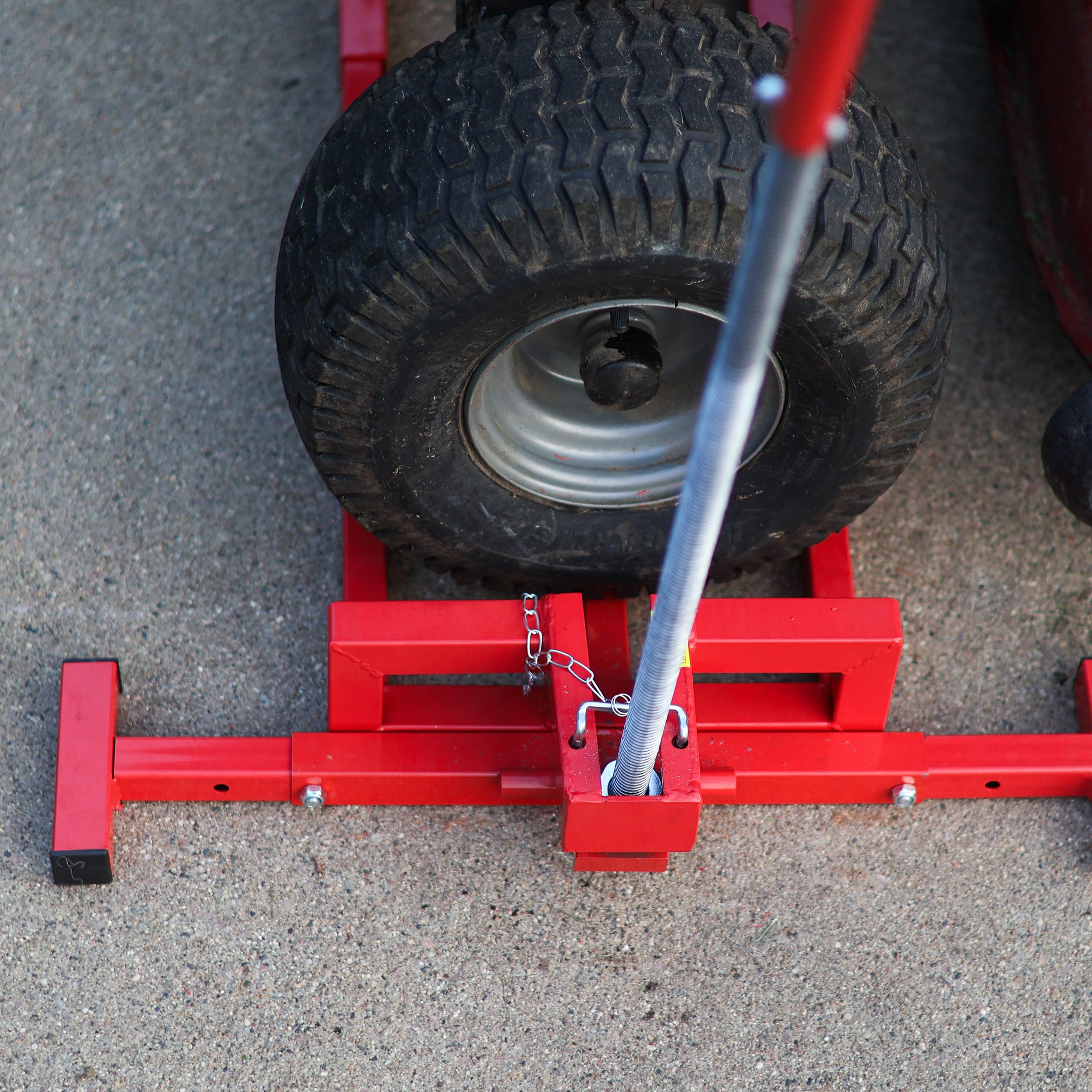 BISupply in garage with mower demonstrating convenient workshop use benefit