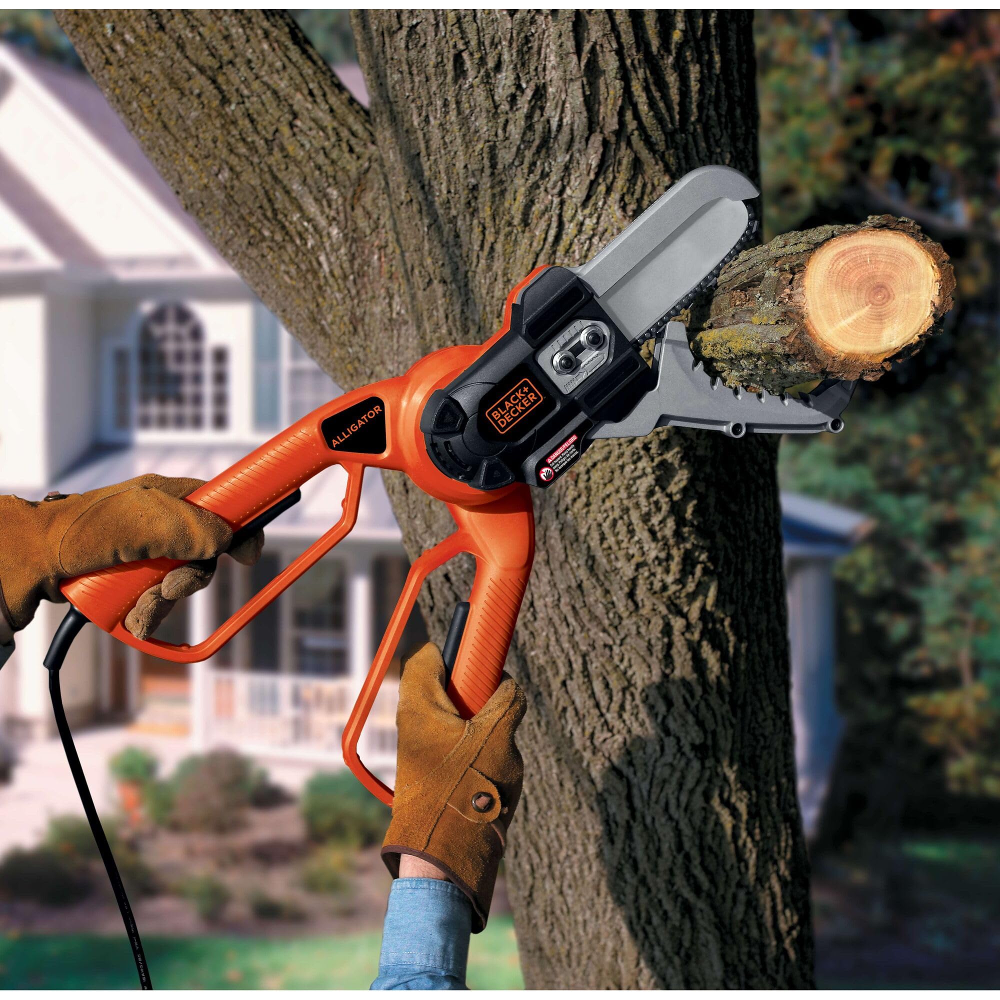 BLACK+DECKER jaws clamping a branch for safer, steady cutting and clean results