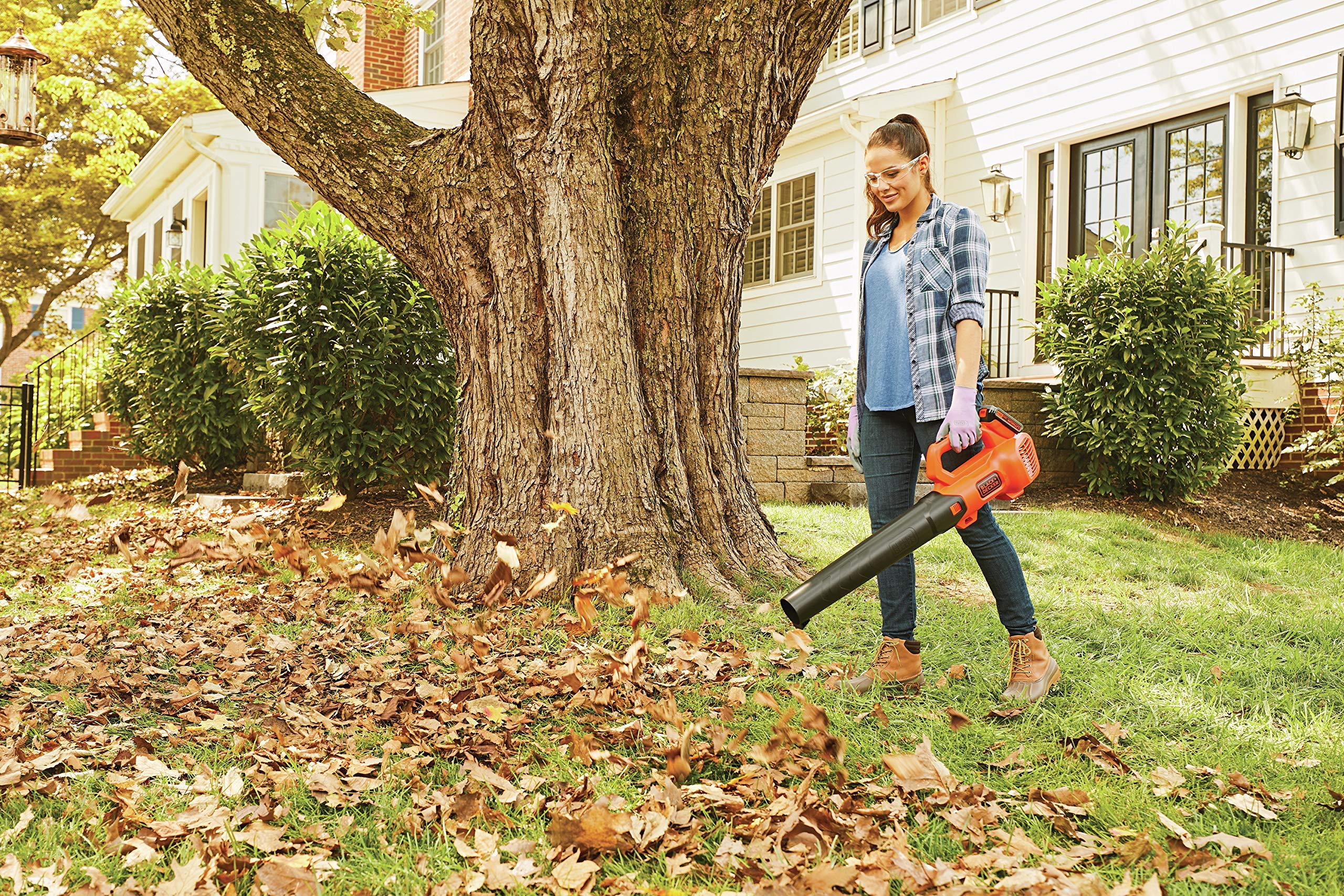 BLACK+DECKER blower kit with battery and charger showing ready-to-use convenience