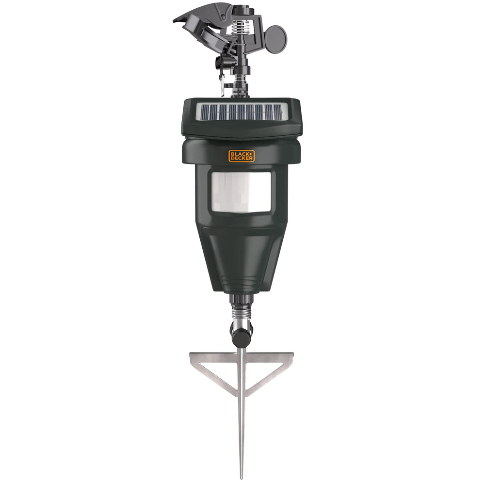 BLACK+DECKER device protecting vegetable garden beds effectively